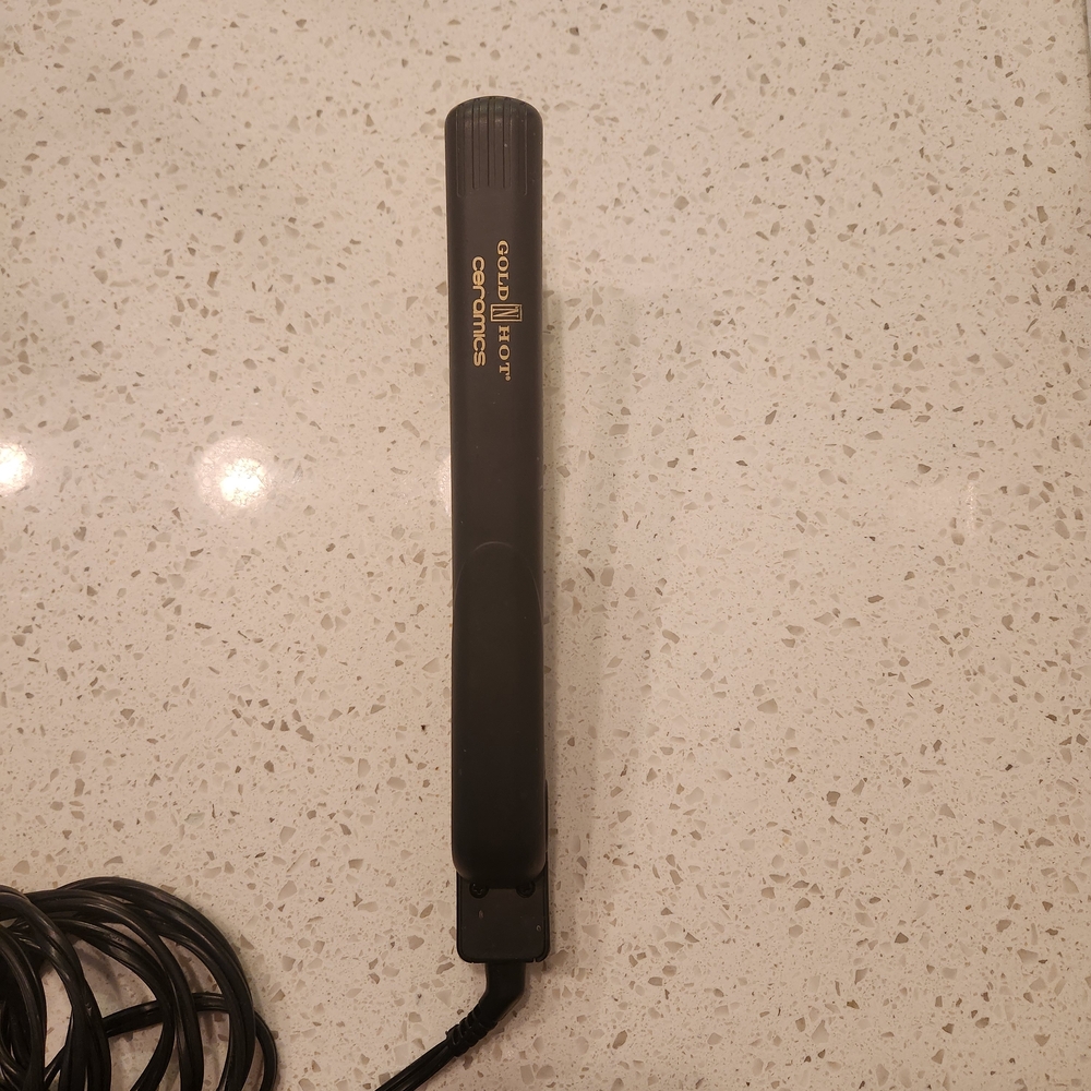 Gold 'N Hot Ceramic Flat Iron - Black